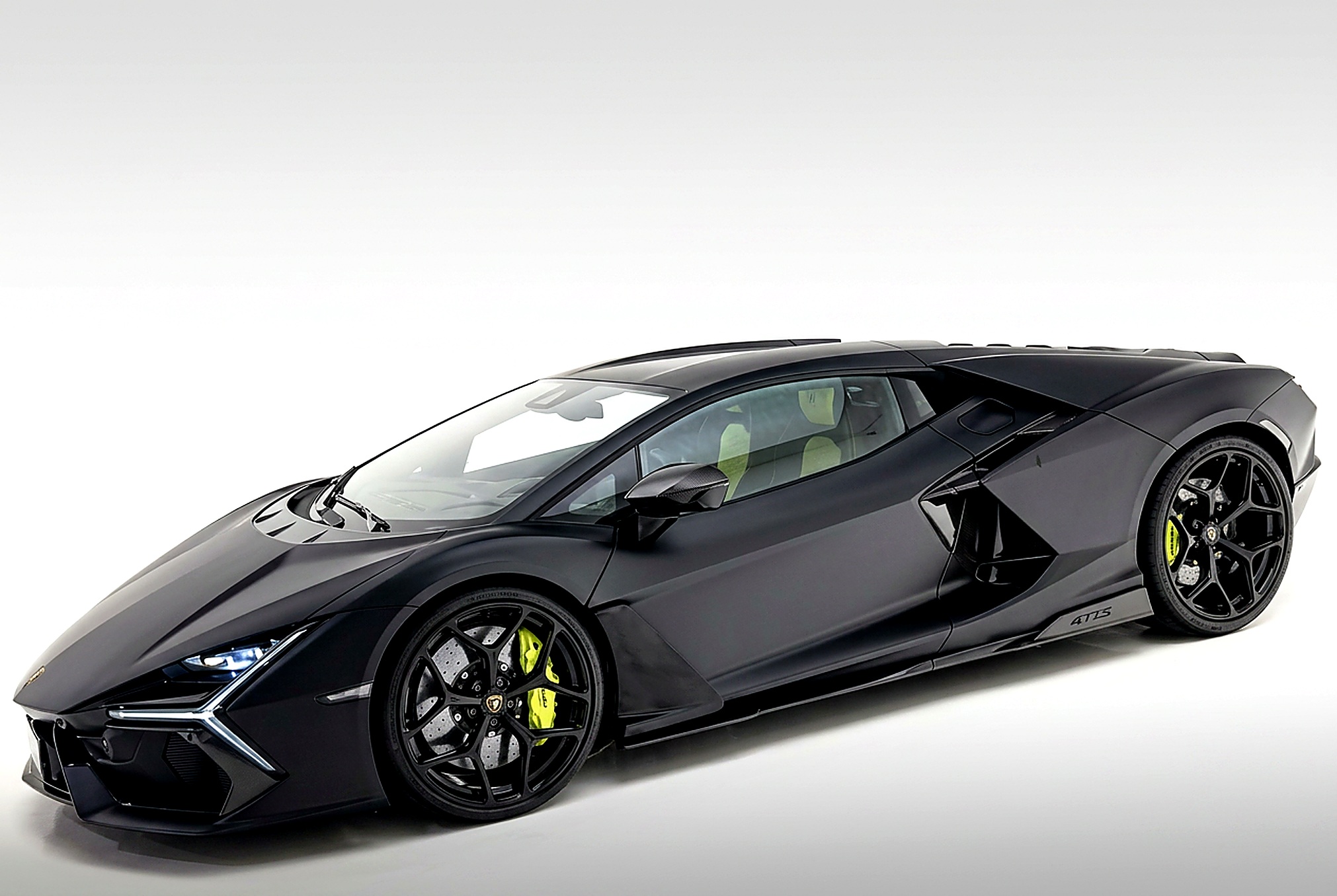 Lamborghini Revuelto