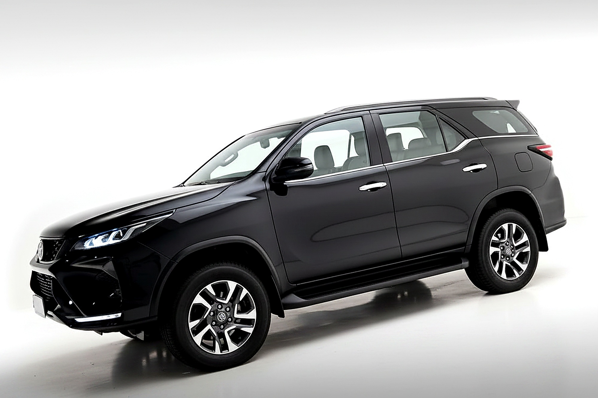 Toyota Hilux SW4 2025